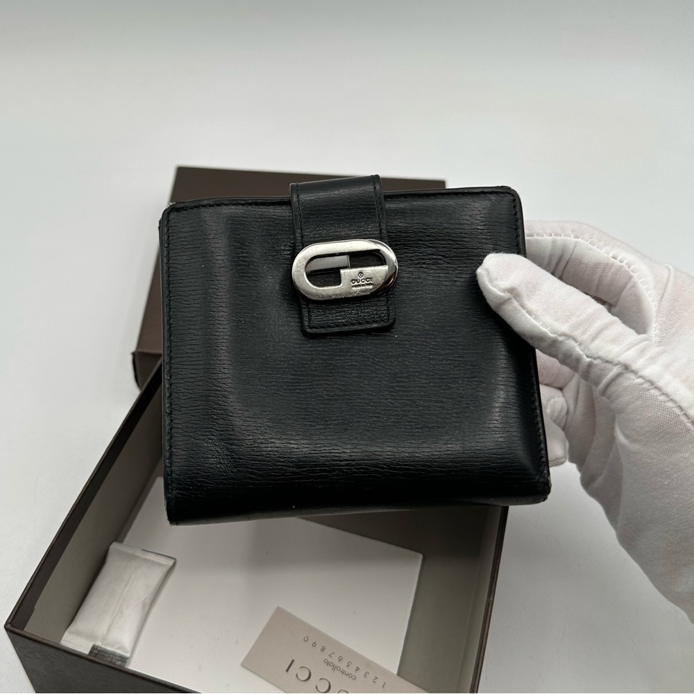 Gucci Leather Clasp Wallet